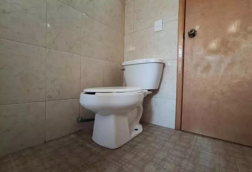 ホテル Oyo  Trigos De Oro