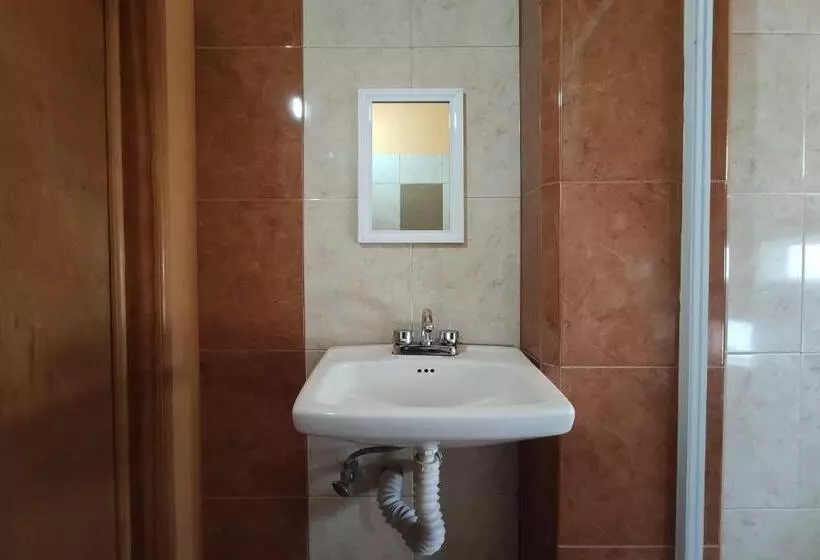 ホテル Oyo  Trigos De Oro