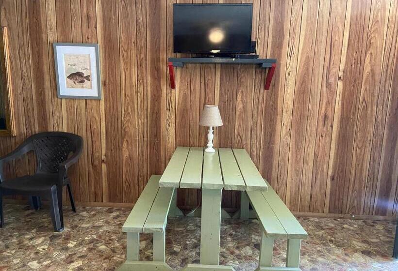 Hotel Reel Inn And Lodge