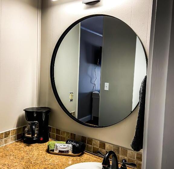 Hotel Reel Inn And Lodge