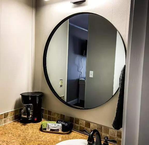 Hotelli Reel Inn And Lodge