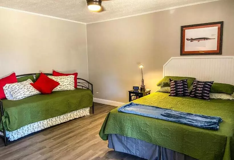 Hotelli Reel Inn And Lodge