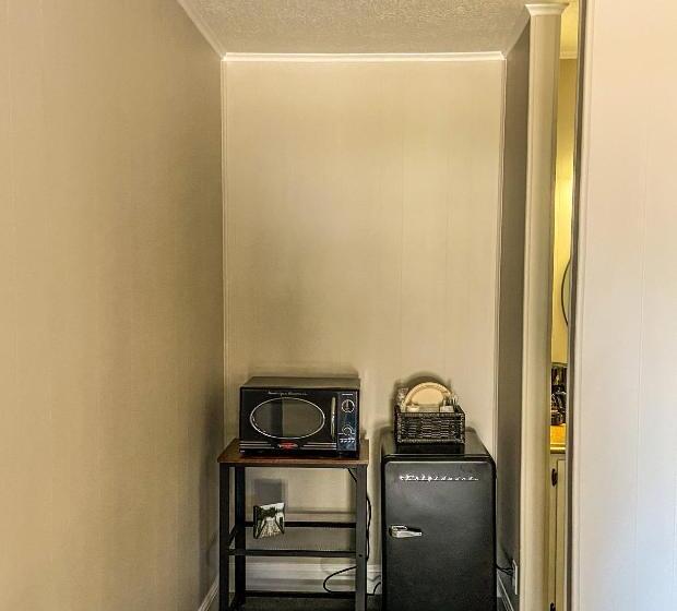 Hotel Reel Inn And Lodge