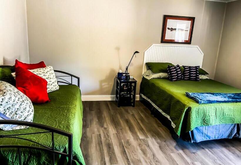 Hotel Reel Inn And Lodge