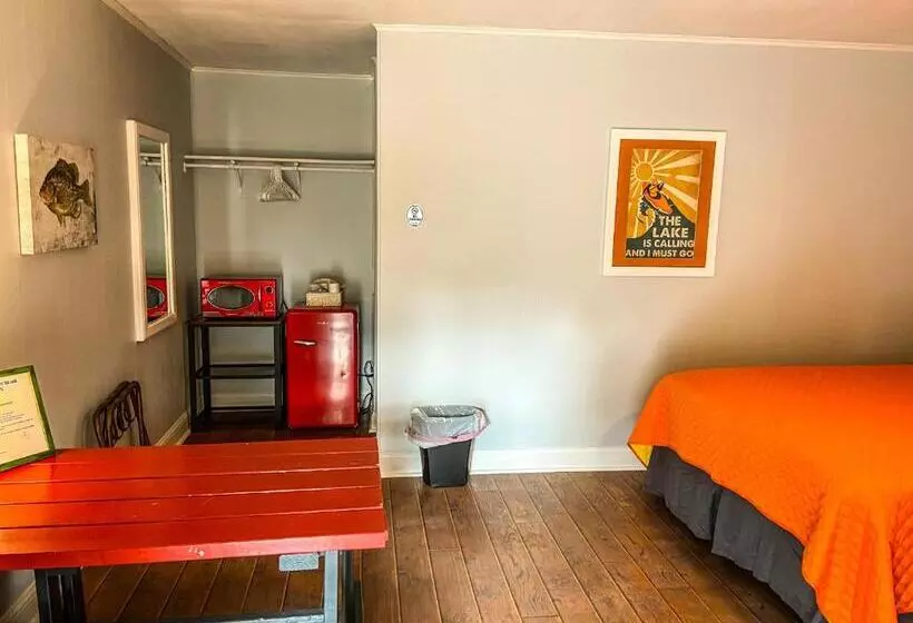 Hotelli Reel Inn And Lodge