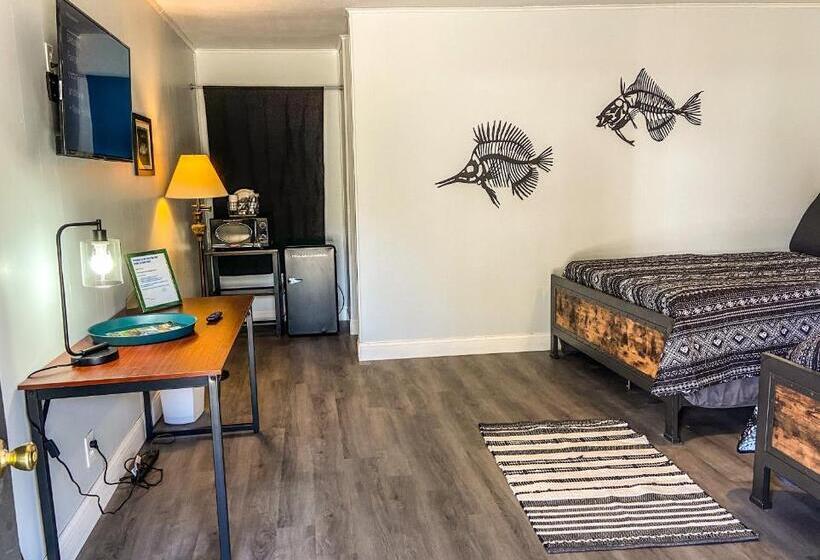 Hotel Reel Inn And Lodge