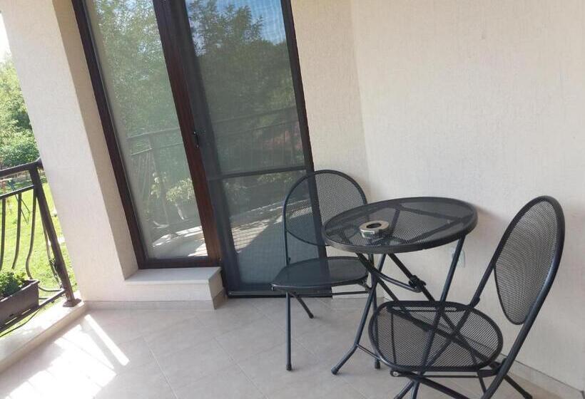 膳宿费 къща за гости акация