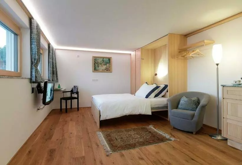 ペンション Business Apartment
