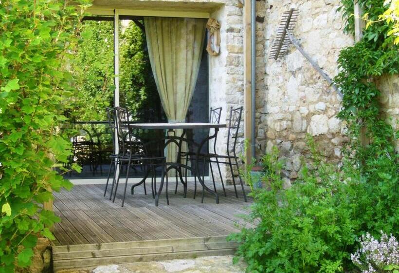 بنسيون La Grange Du Rial