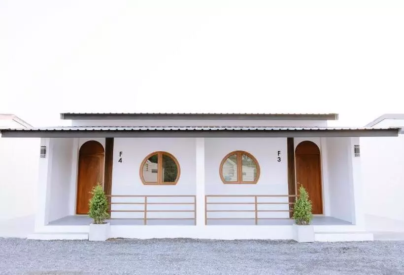 Majatalo Peeranon Resort