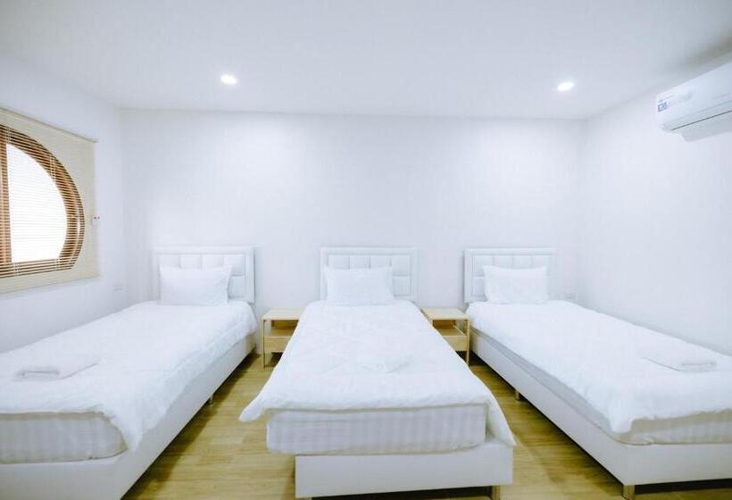 פנסיון Peeranon Resort