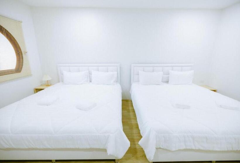 פנסיון Peeranon Resort