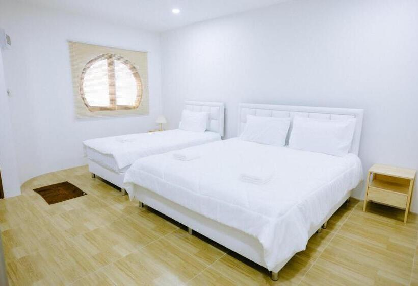 פנסיון Peeranon Resort