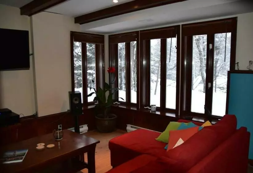 Aamiaismajoitus (B&B) Petit Coin De Paradis