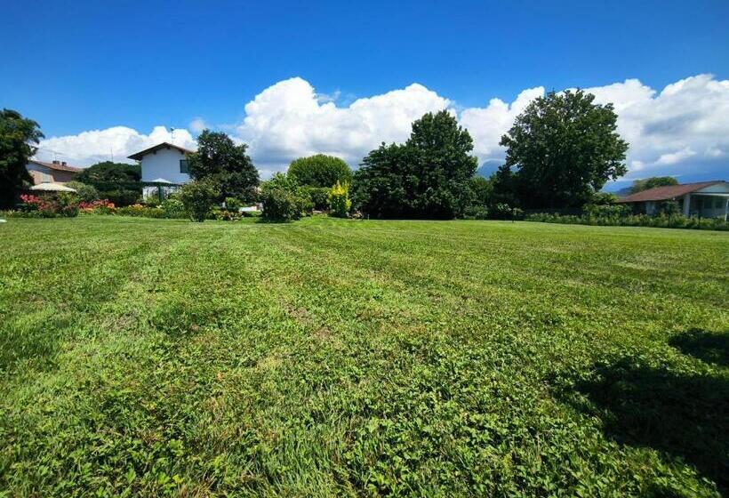 تختخواب و صبحانه Versilia   Pietrasanta   Le Colmate Guesthouse