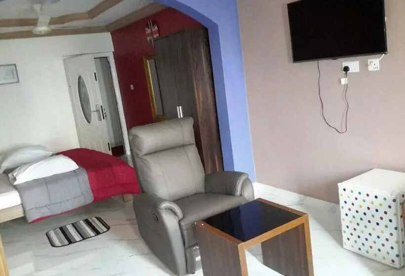 ホテル Impressive Colours Lodge   Akropong Akuapem