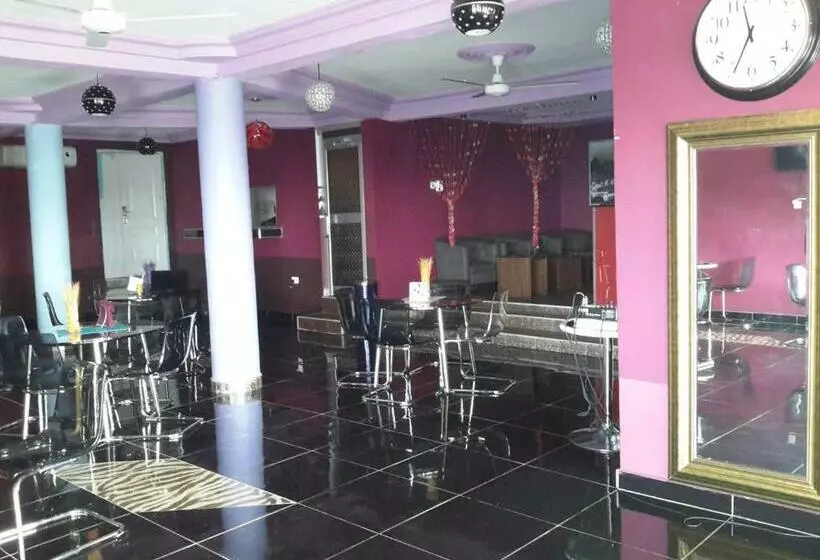 ホテル Impressive Colours Lodge   Akropong Akuapem