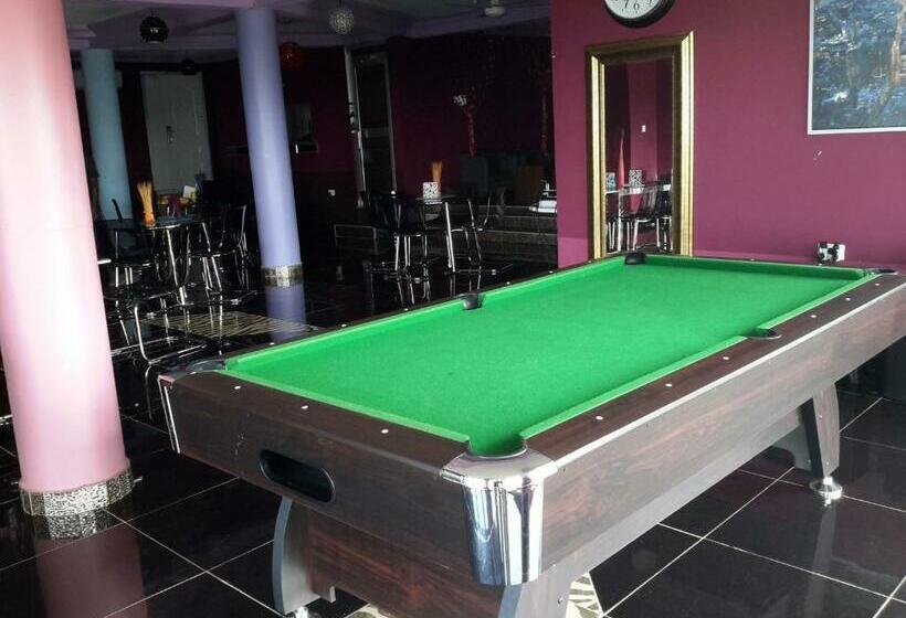 فندق Impressive Colours Lodge   Akropong Akuapem