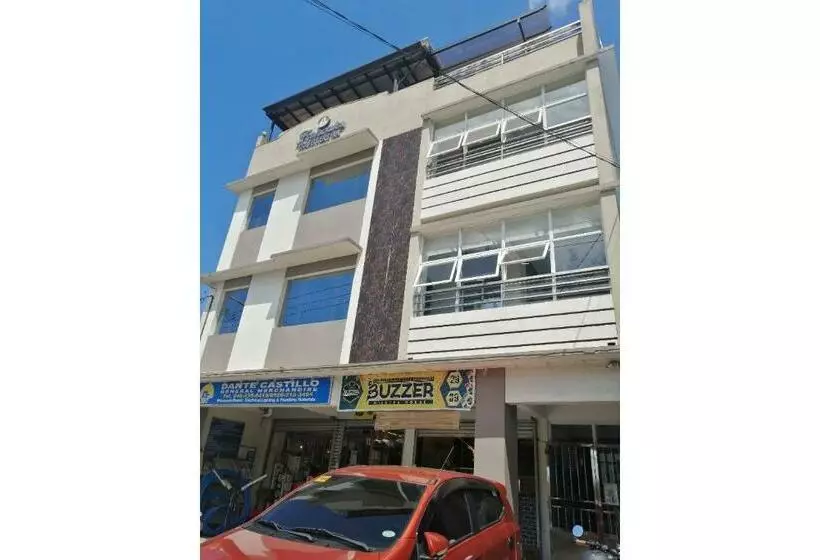 ホテル Oyo 867 Roncales Travellers Inn