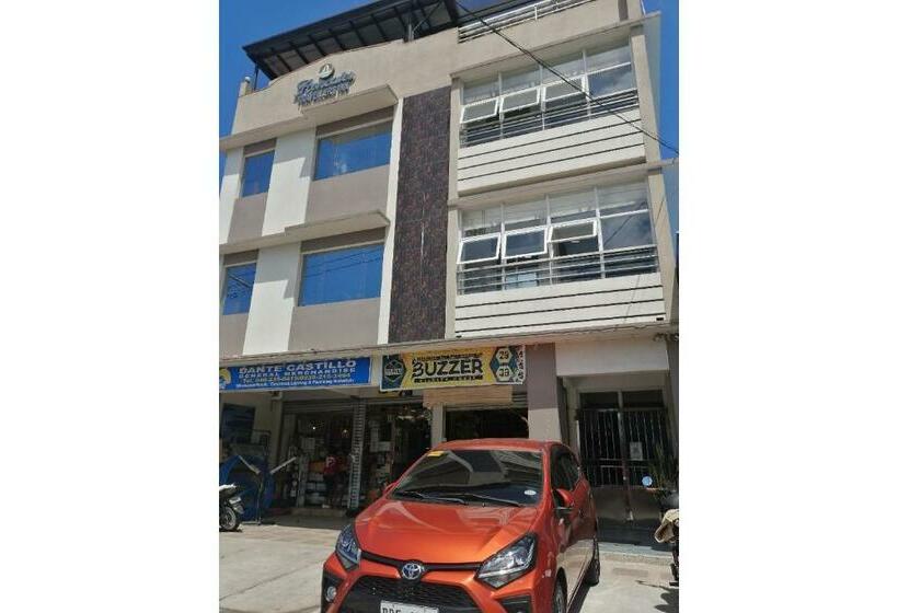 Отель Oyo 867 Roncales Travellers Inn