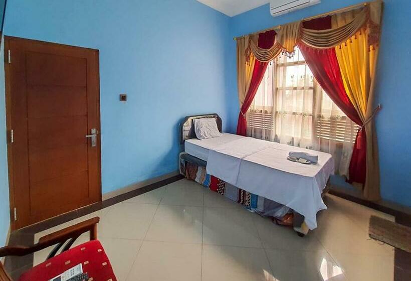 Hotel Pakde Air Cafe And Homestay Grabag Magelang Mitra Reddoorz