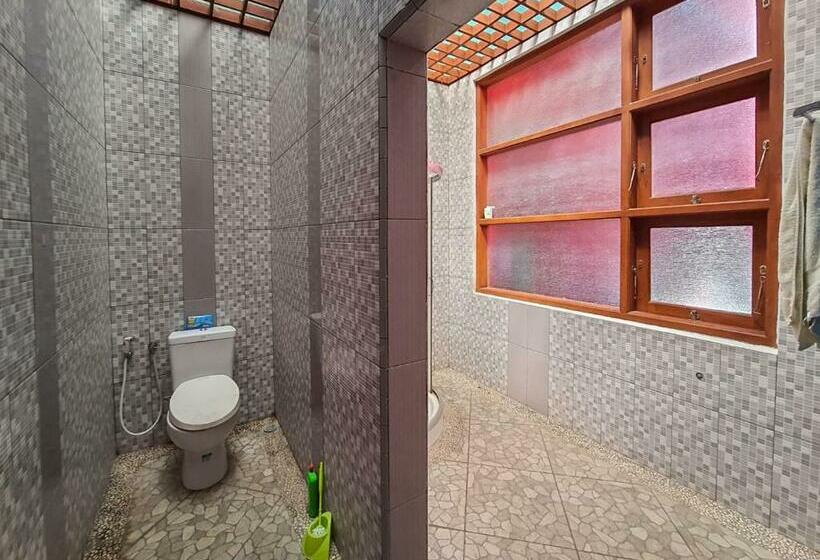 Hotel Pakde Air Cafe And Homestay Grabag Magelang Mitra Reddoorz