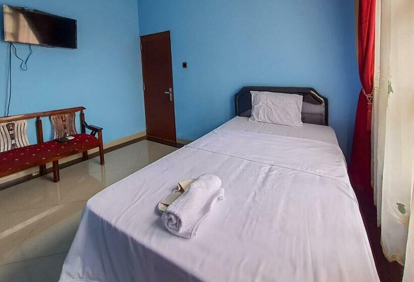 Hotel Pakde Air Cafe And Homestay Grabag Magelang Mitra Reddoorz