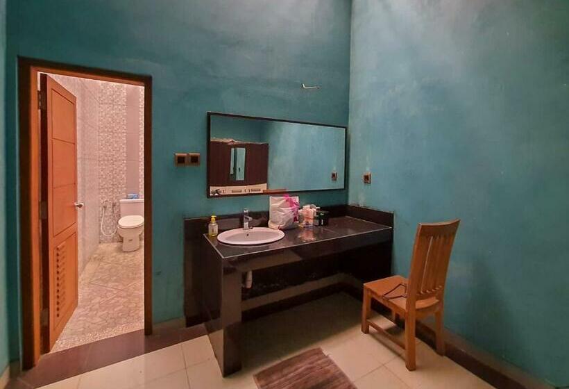 Hotel Pakde Air Cafe And Homestay Grabag Magelang Mitra Reddoorz