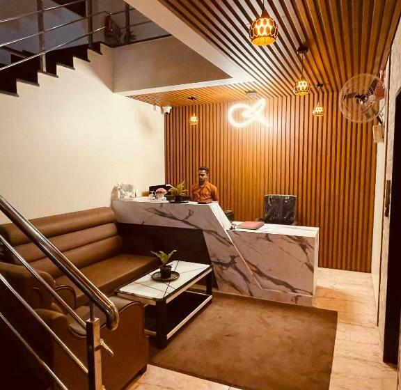 ホテル Suyash Palace & Lodging