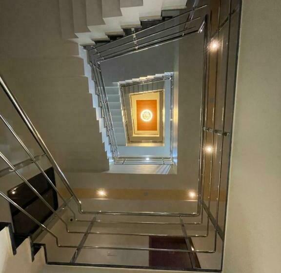 ホテル Suyash Palace & Lodging