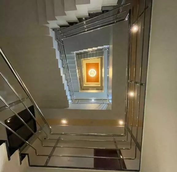 ホテル Suyash Palace & Lodging