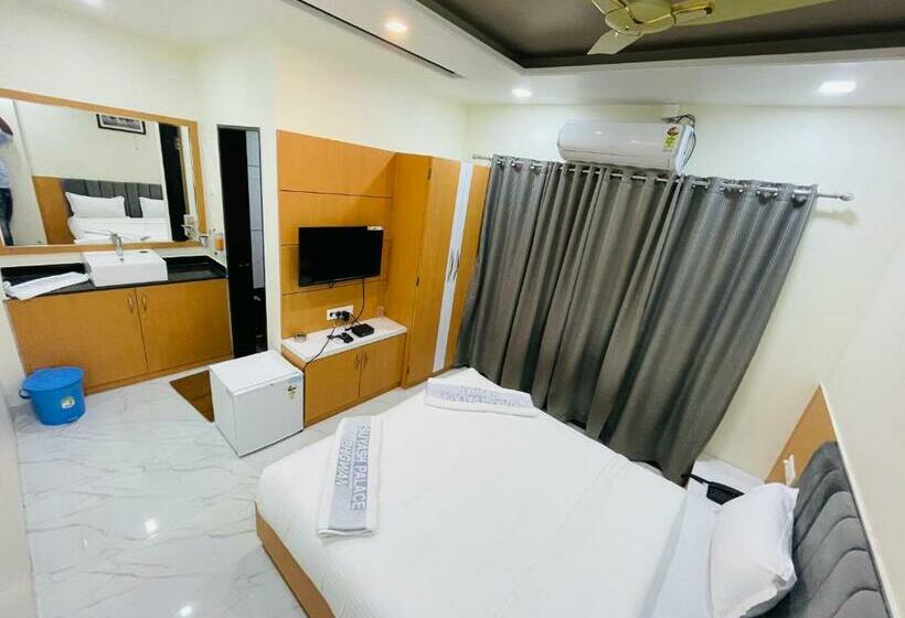 ホテル Suyash Palace & Lodging