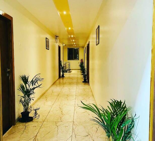 ホテル Suyash Palace & Lodging