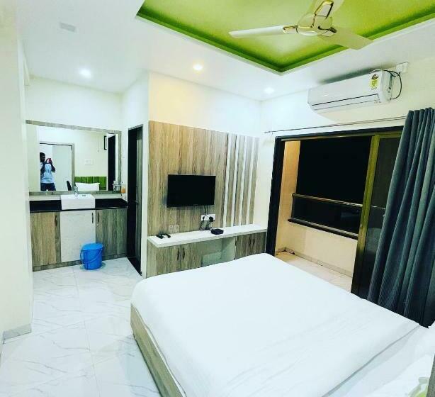 ホテル Suyash Palace & Lodging