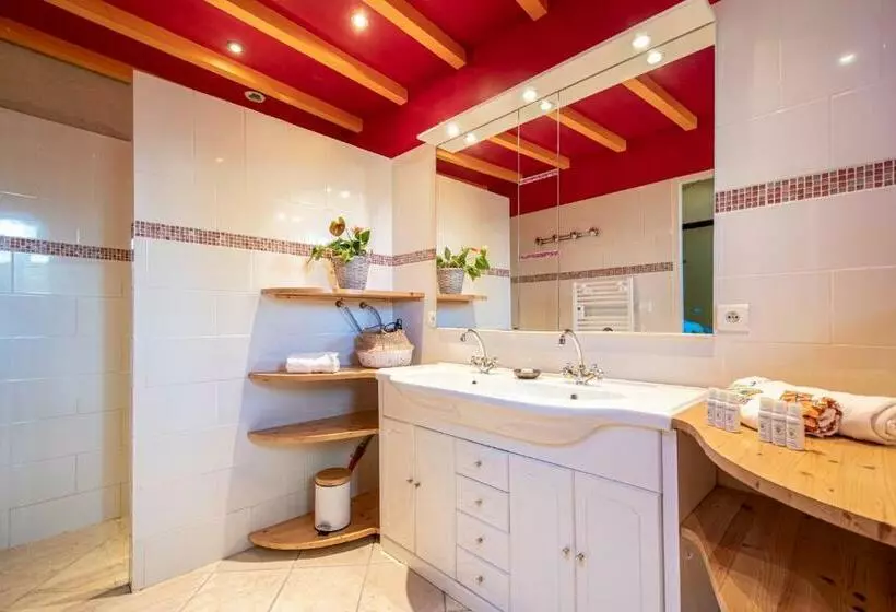 Majatalo ô Fil De L Isle