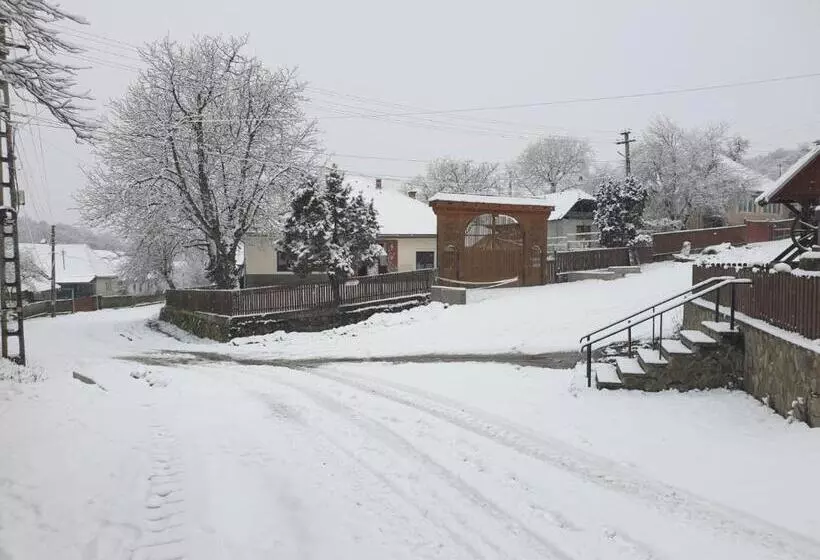 Majatalo Székelyföld,siklódi Kő Vendégház, Csűr