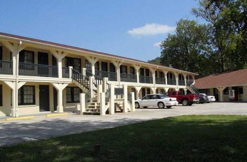 Отель Creek Side Inn