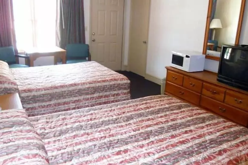 Hotelli Creek Side Inn