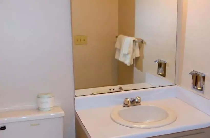 Hotelli Creek Side Inn