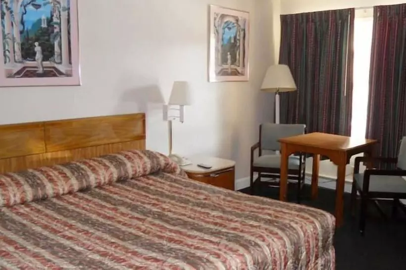 Hotelli Creek Side Inn