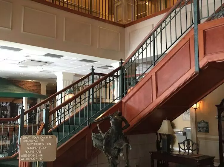 Hotelli French Quarter Inn