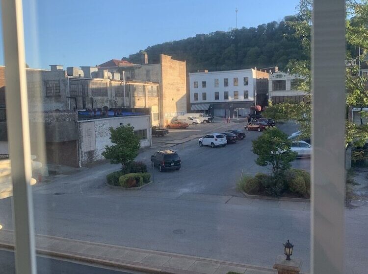 فندق French Quarter Inn