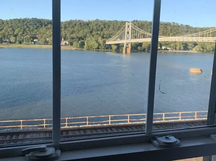 Hotelli French Quarter Inn