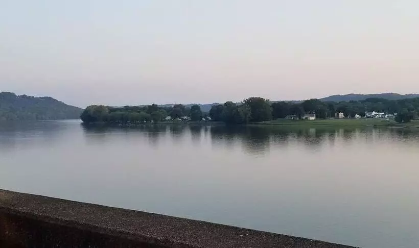 Hotelli French Quarter Inn