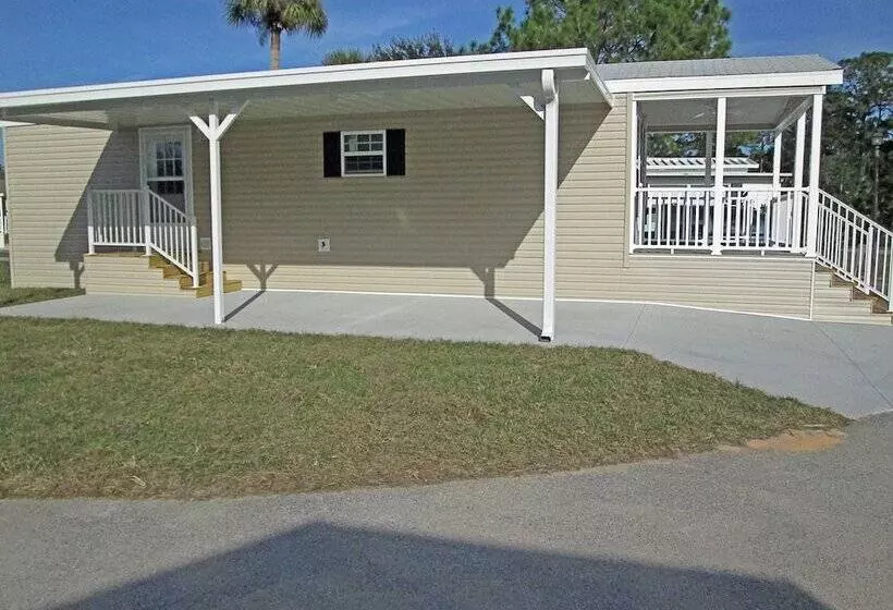 Hotelli Southern Palms Park Model 4