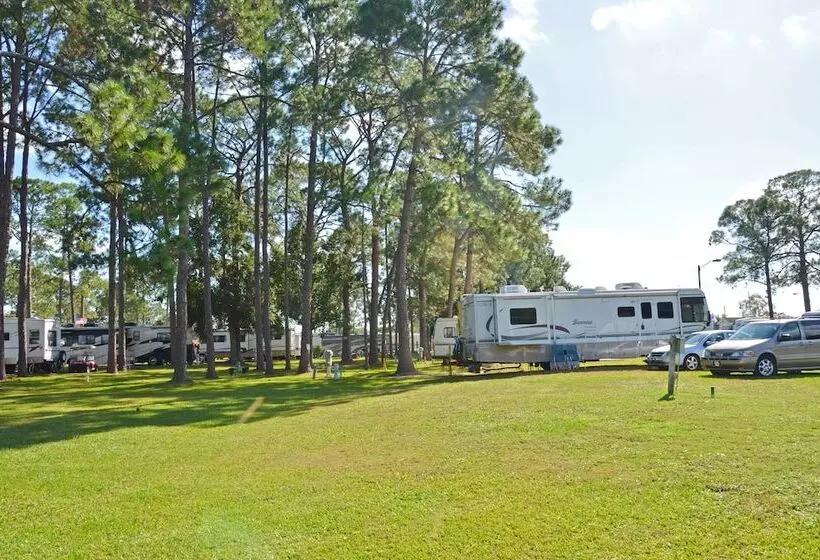 Hotelli Southern Palms Park Model 4