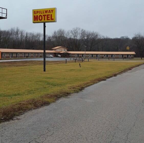Spillway Motel