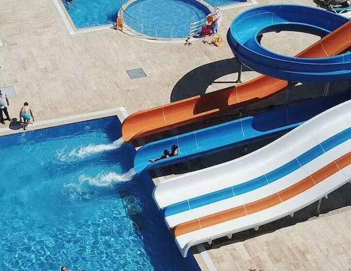 ホテル Burgaz Resort Aquapark