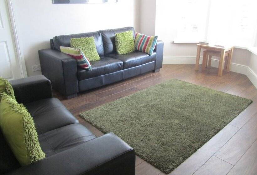 تختخواب و صبحانه Geminian