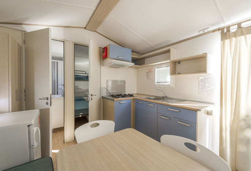 فندق Del Garda Village And Camping